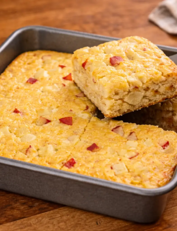Moist Apple Cinnamon Cornbread